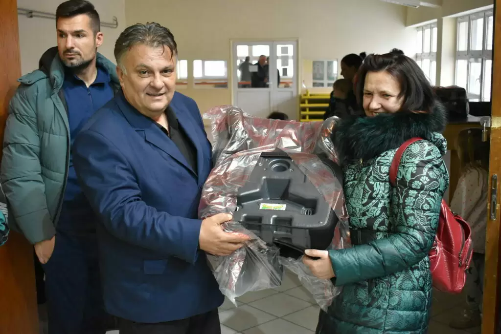Odžaci - podela besplatnih auto - sedišta 2