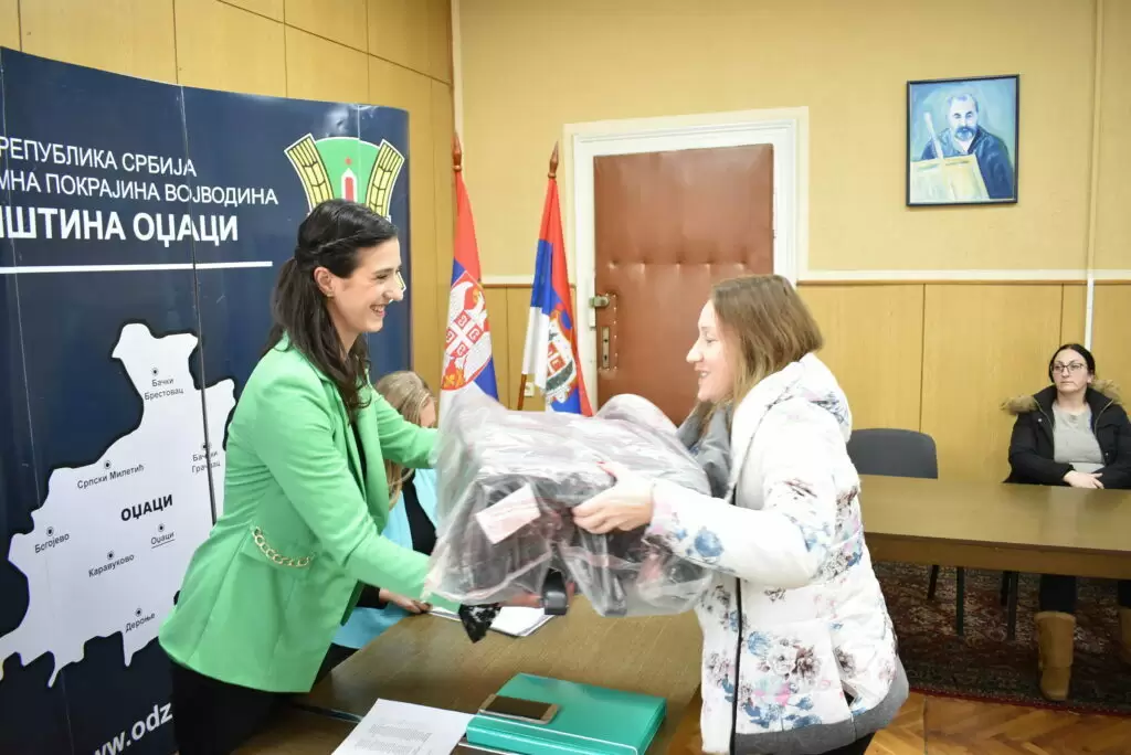 Odžaci - podela auto sedišta 3