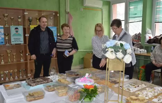 Humanitarna izložba torti i kolača 8