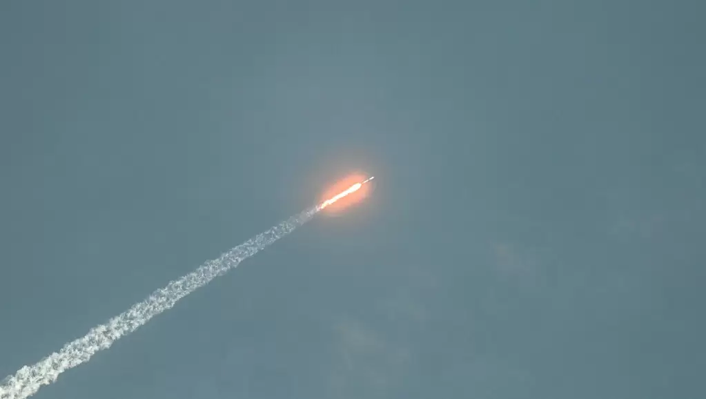Sateliti