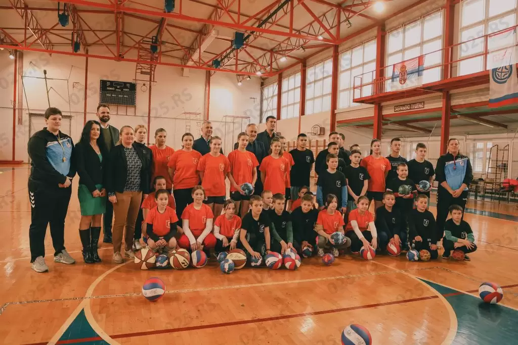 Prigrevica - OŠ "Mladost", poseta ministra sporta 3