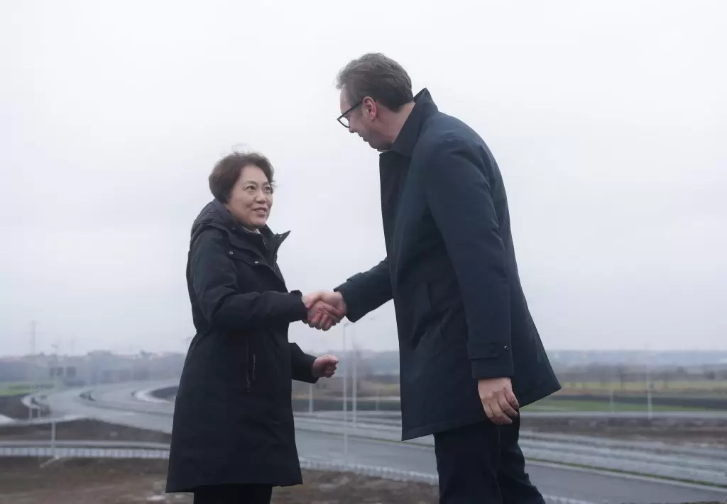 Čen Bo i Vučić