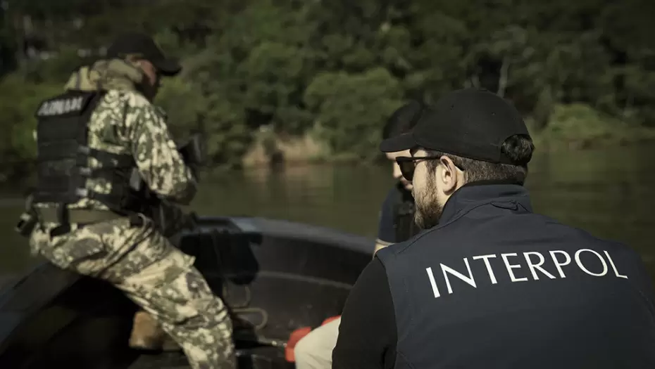Policija