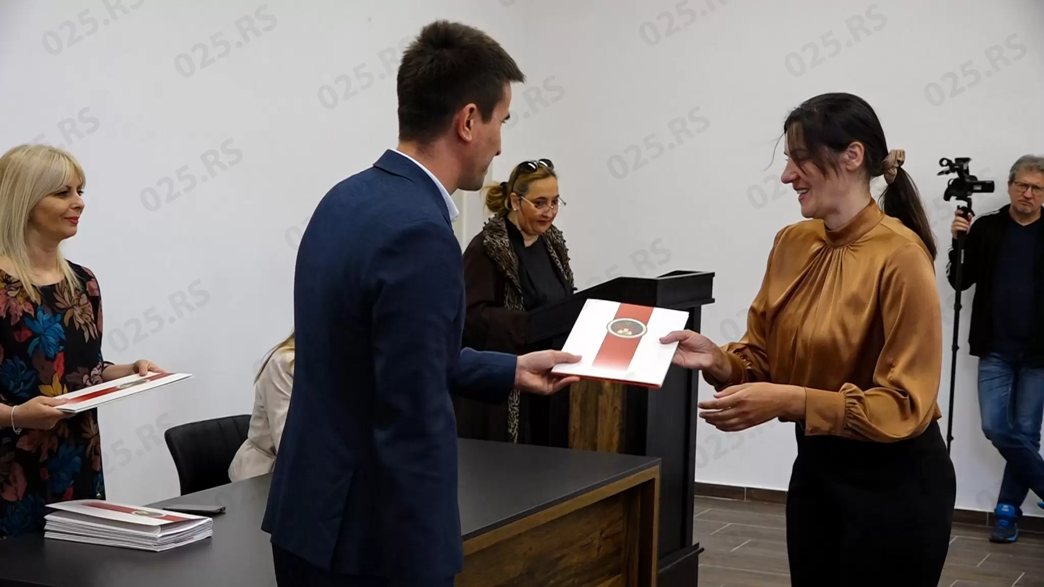 Uručeni ugovori o subvencijama za 99 poljoprivrednih proizvođača