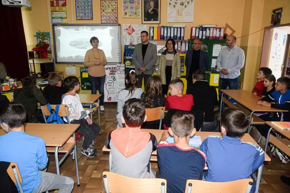 Sivac - osnovna škola