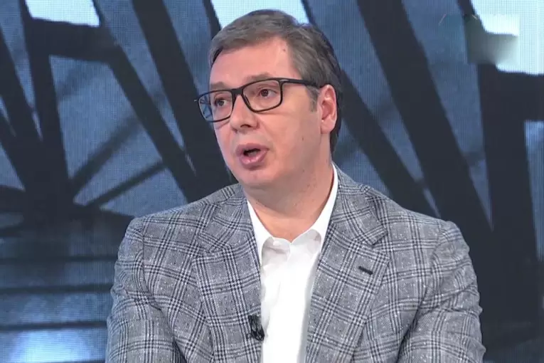 Spreman sam i na referendum – Vučić: Da me ubijete možete, ali prelaznu vladu neću potpisati nikada