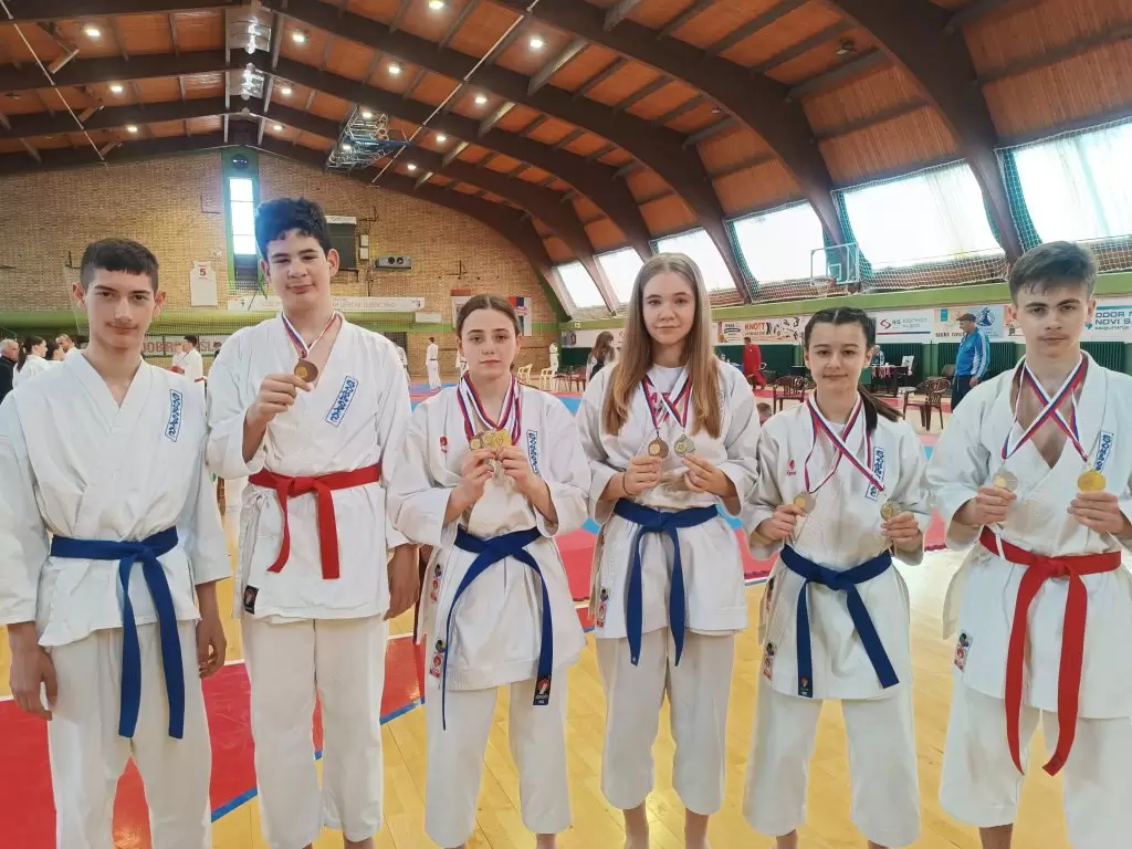 Osam medalja za KK „Somborac“