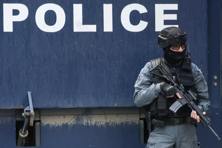 Policija