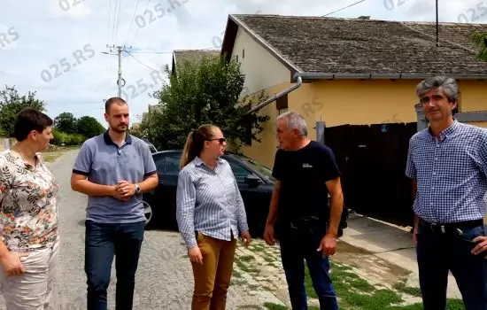  U toku završni radovi na asfaltiranju Apatinskog puta u Prigrevici 5