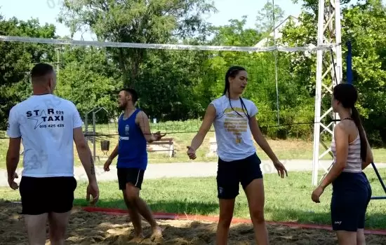 (VIDEO) Turnir odbojke na pesku u Gakovu