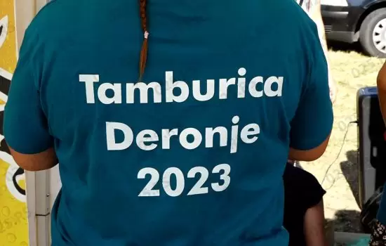 &quot;Tambura u srcu Deronja&quot; uz Dejana Matića oduševila posetioce