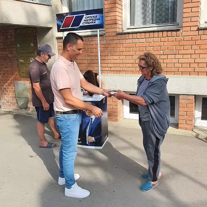 Nastavljena realizacija info štandova 1