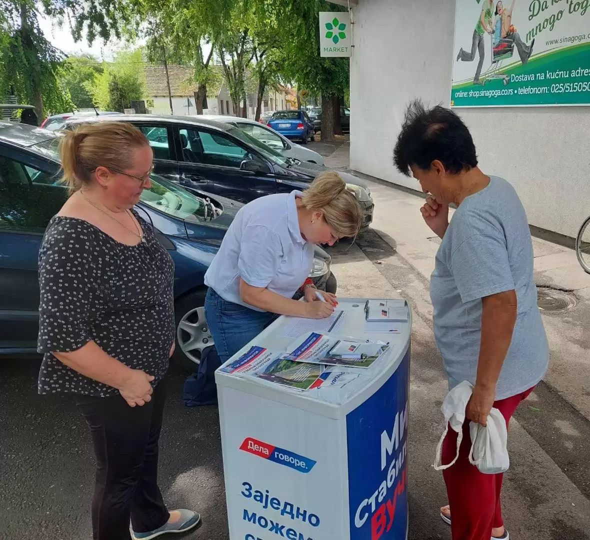 Aktivisti više mesnih odbora SNS Sombor u razgovoru sa građanima 4