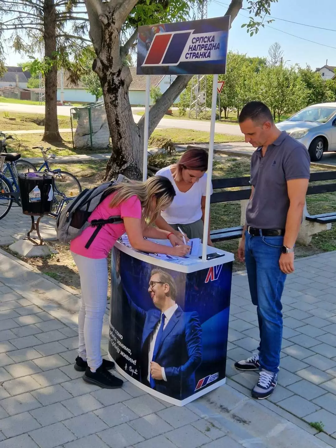 Aktivisti MO SNS Kolut i Bački Breg u razgovoru sa građanima 4