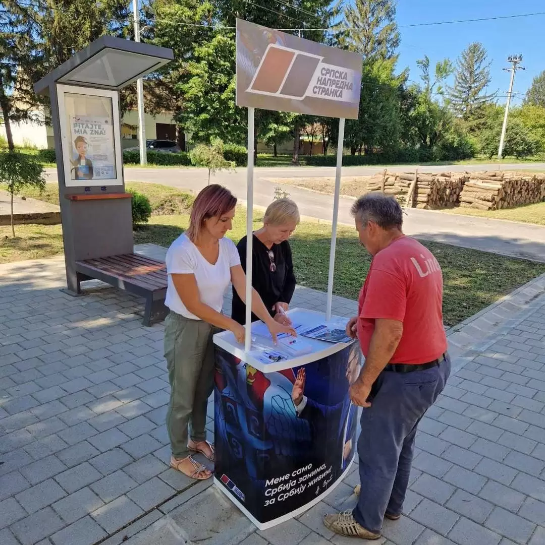 Aktivisti MO SNS Kolut i Bački Breg u razgovoru sa građanima 3
