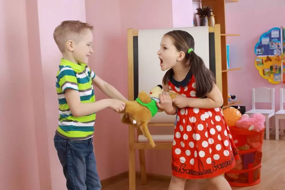 Deca se svađaju