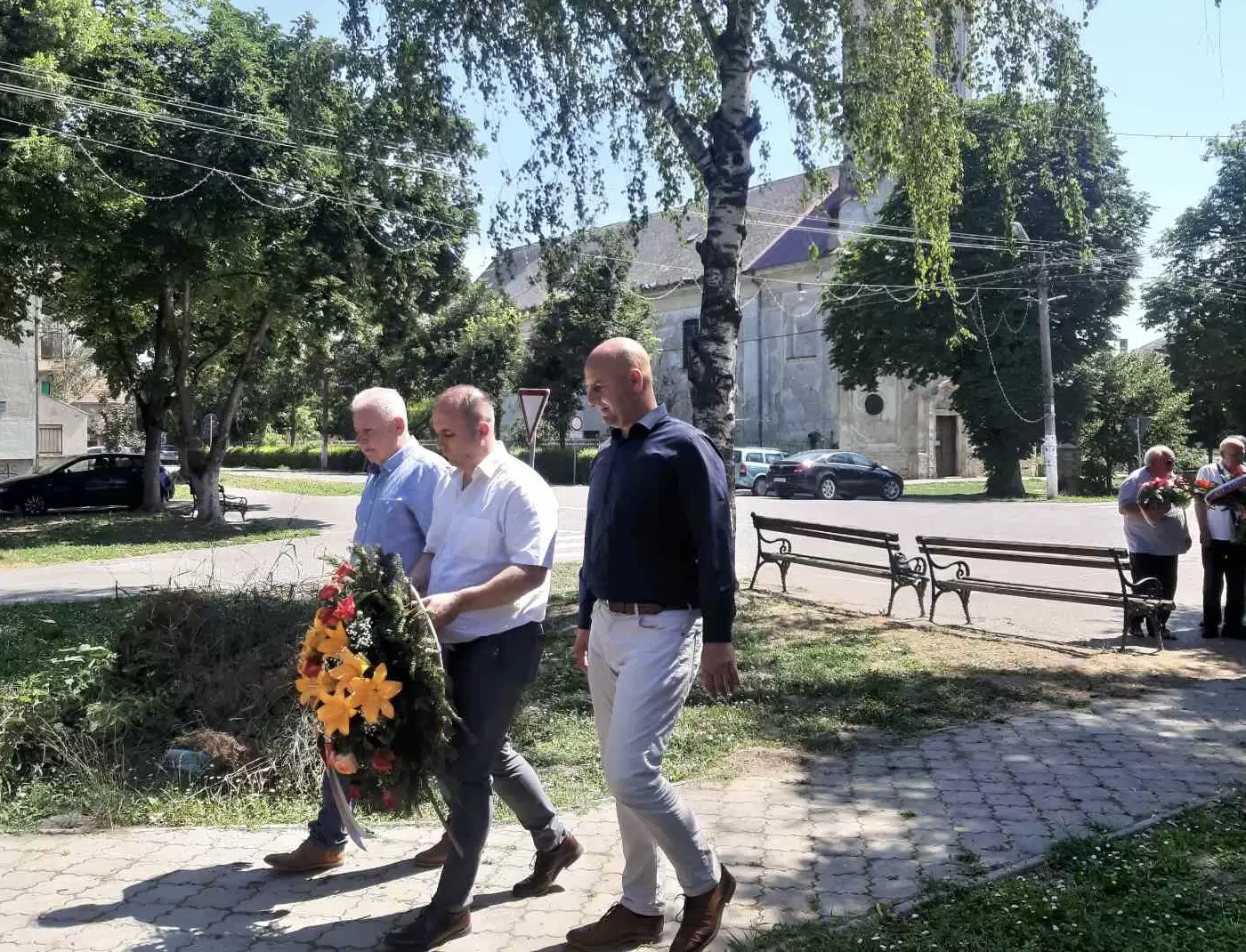 Kljajićevo - polaganje venaca