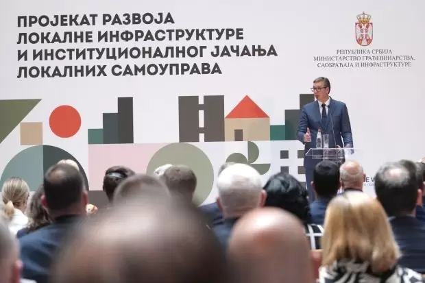 VUČIĆ: DOGOVOREN ZAVRŠETAK JOŠ 11 KILOMETARA MORAVSKOG KORIDORA DO KRAJA OKTOBRA