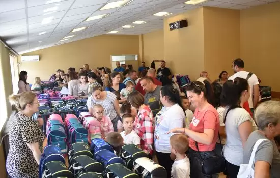 Odžaci - podela školskih torbi 1