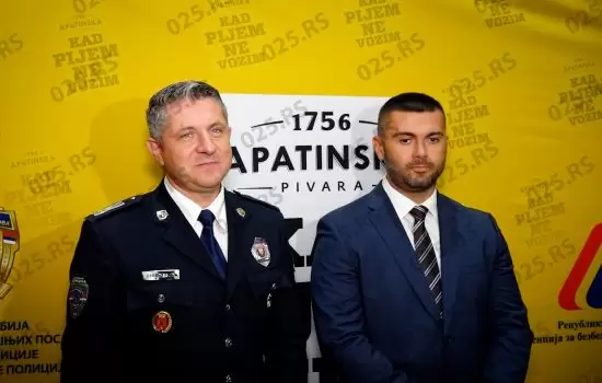 „Apatinska pivara“ uručila još 20 alkometara Upravi saobraćajne policije 1