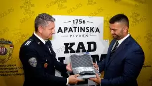 „Apatinska pivara“ uručila još 20 alkometara Upravi saobraćajne policije 4