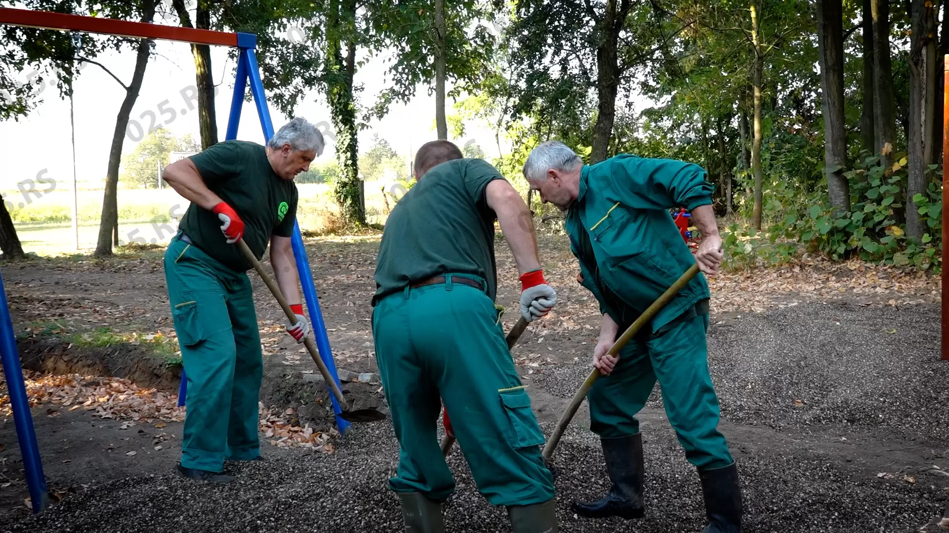 Mališani Čičova dobili novo dečije igralište 1