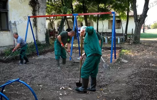Mališani Čičova dobili novo dečije igralište 