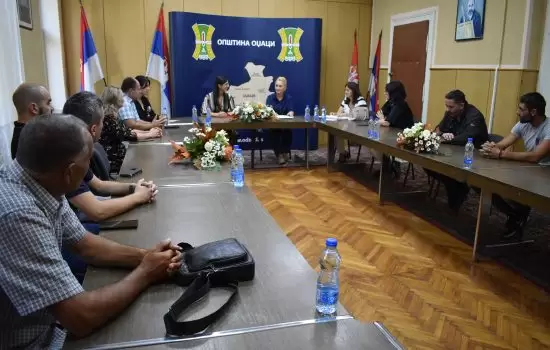 Odžaci: Uručeni ugovori za javne radove, samozapošljavanje i novo zapošljavanje 