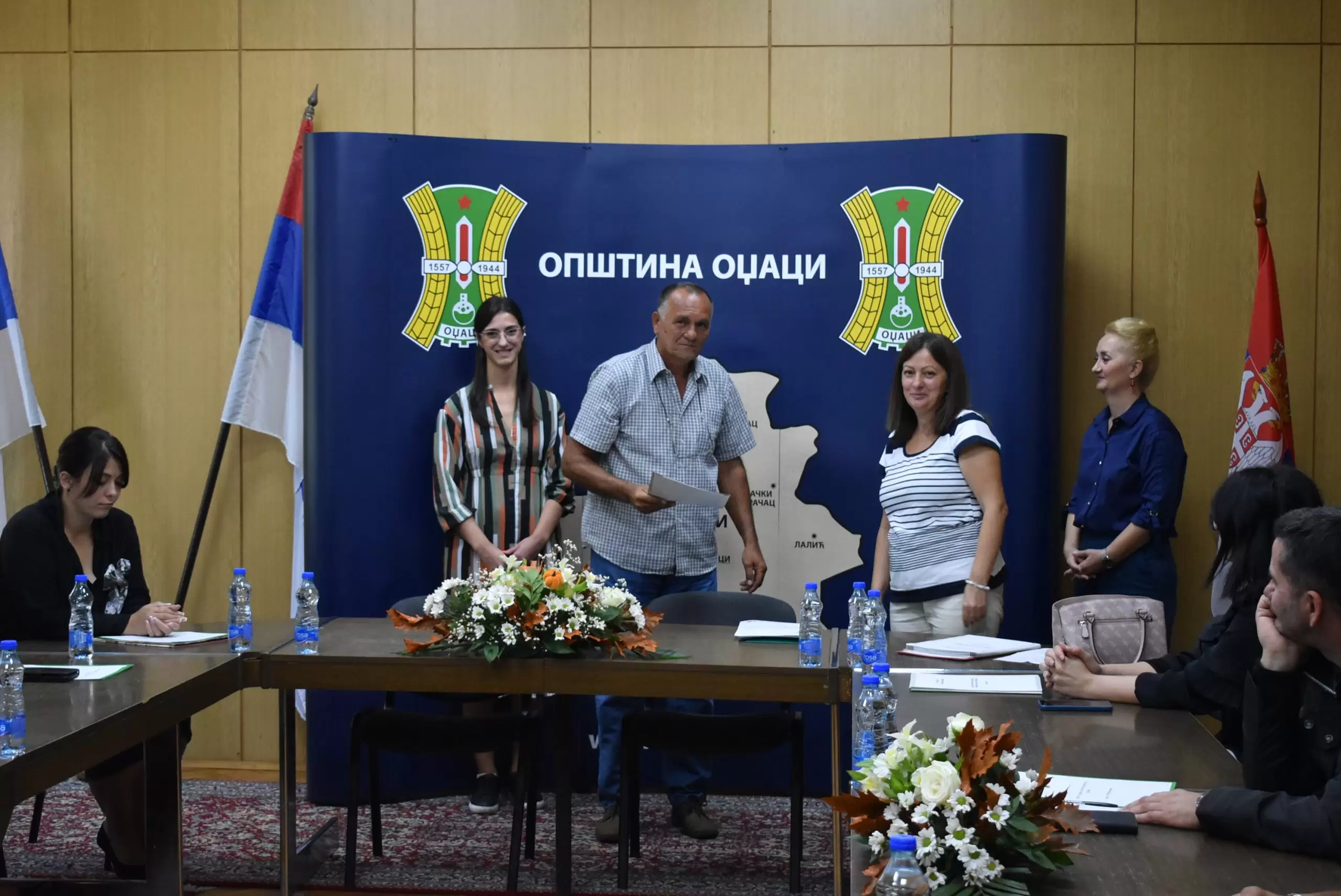 Odžaci: Uručeni ugovori za javne radove, samozapošljavanje i novo zapošljavanje 1