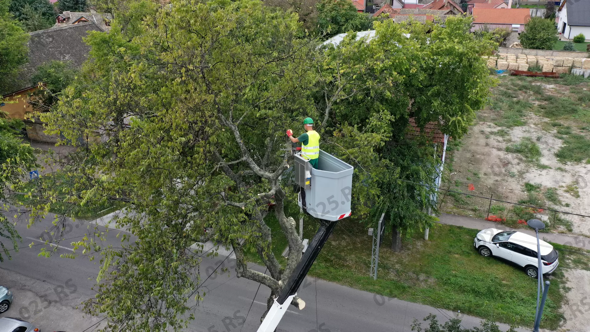  Nova kamionska korpa sa platformom za JKP „Zelenilo“ Sombor 3