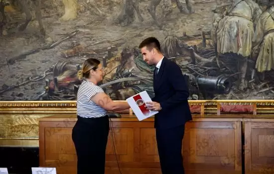 Uručeni ugovori o zapošljavanju i samozapošljavanju iz četiri grupe programa 4