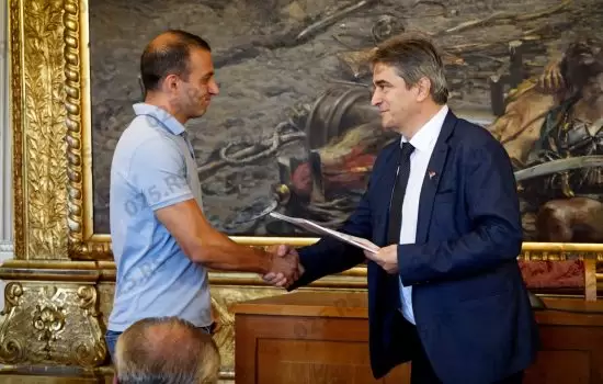 Uručeni ugovori o zapošljavanju i samozapošljavanju iz četiri grupe programa 2