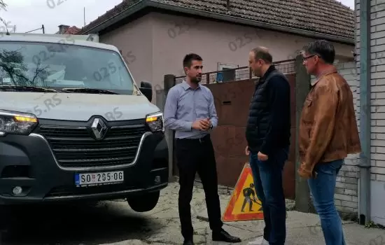  Nova kamionska korpa sa platformom za JKP „Zelenilo“ Sombor 4
