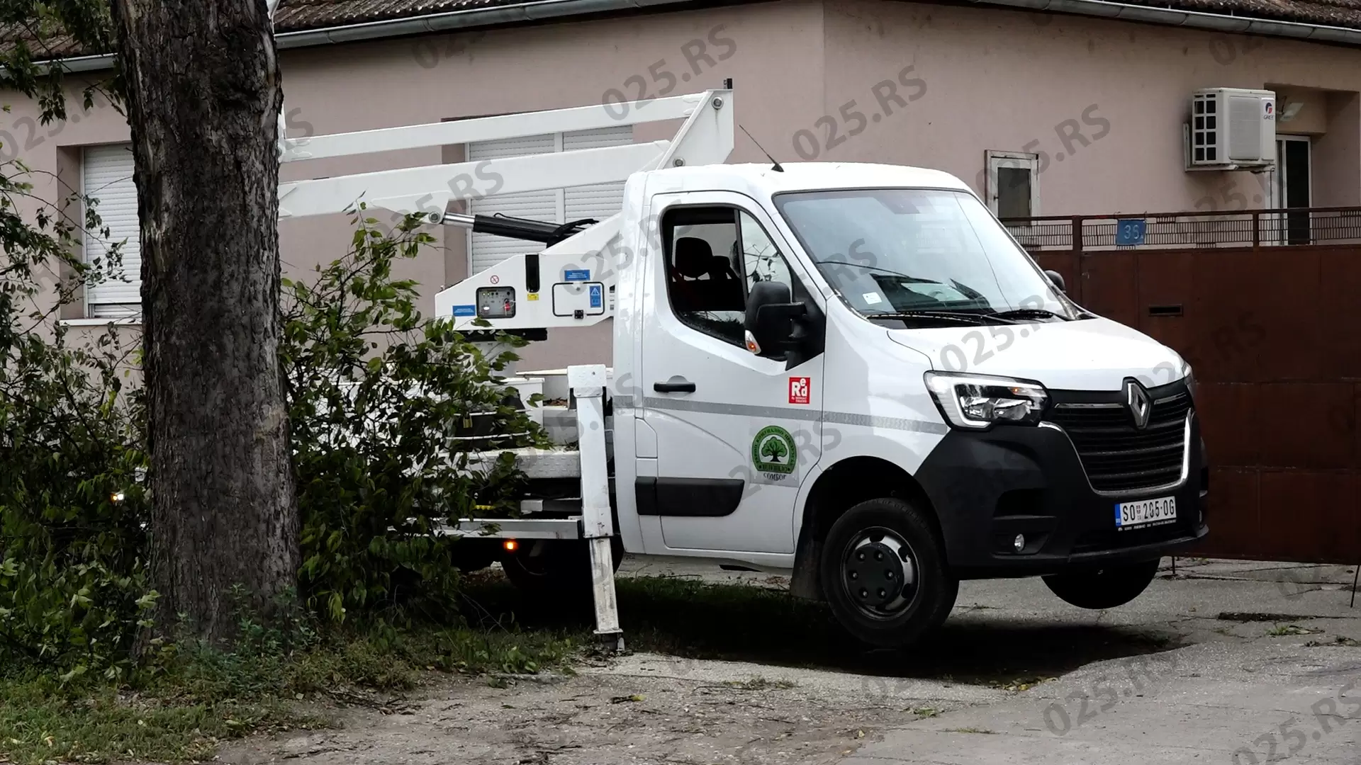  Nova kamionska korpa sa platformom za JKP „Zelenilo“ Sombor 