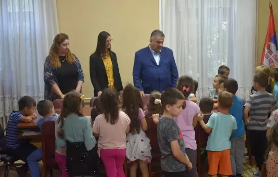 Odžaci: Predškolci na prijemu kod predsednika opštine 2