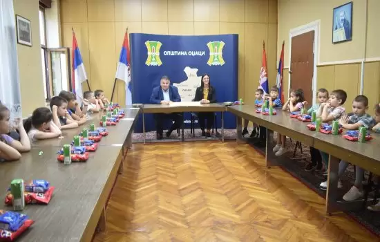 Odžaci: Predškolci na prijemu kod predsednika opštine 