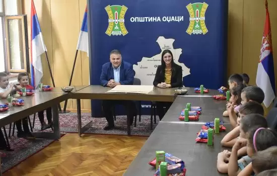 Odžaci: Predškolci na prijemu kod predsednika opštine 