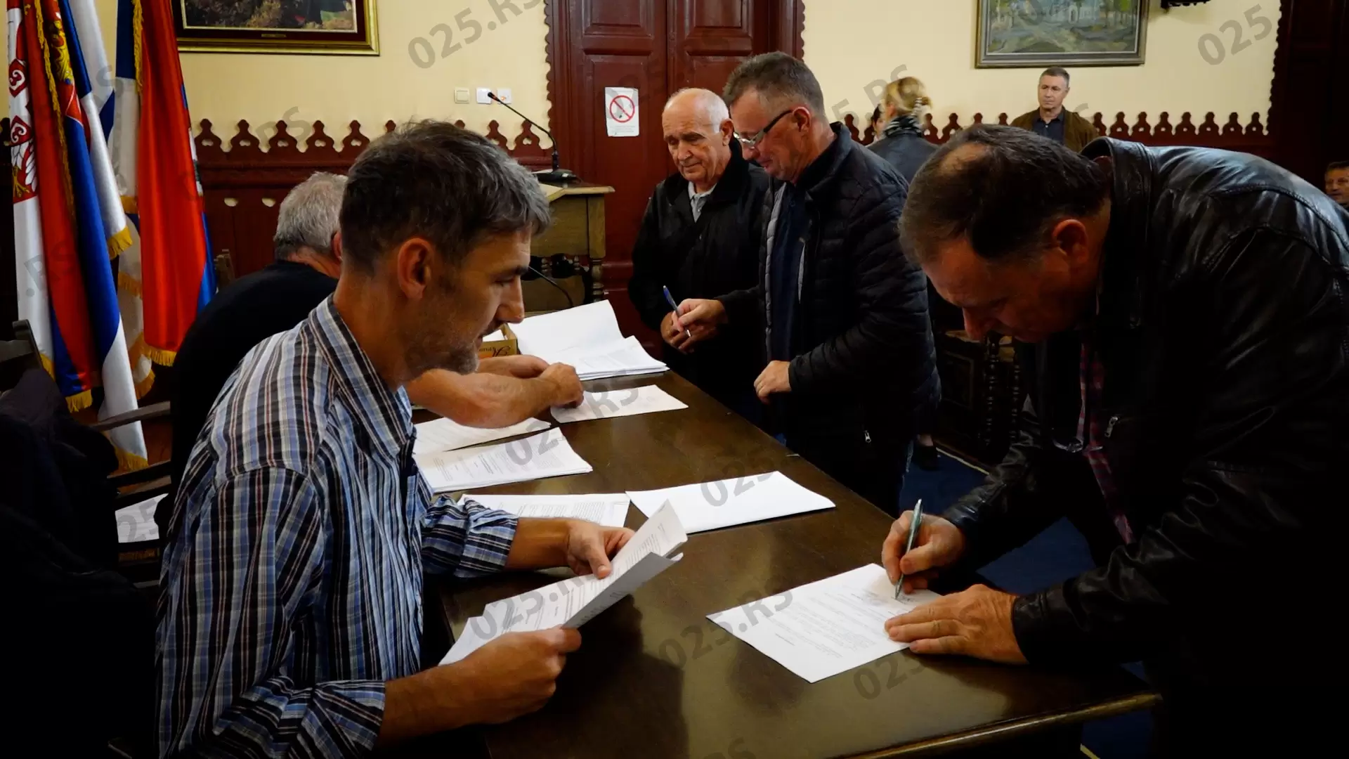 Apatin: Uručeni ugovori za 89 domaćinstava koja prelaze na ekološki prihvatljiviji način grejanja 1