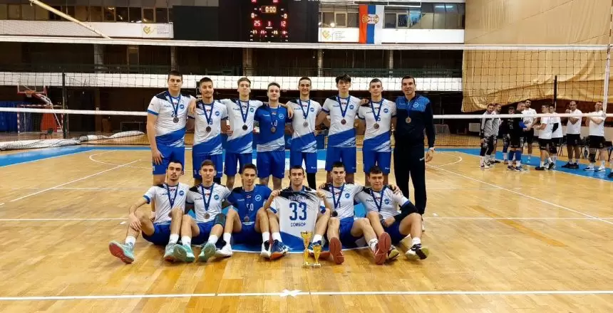 Bronza za juniore Odbojkaškog kluba „Sombor“