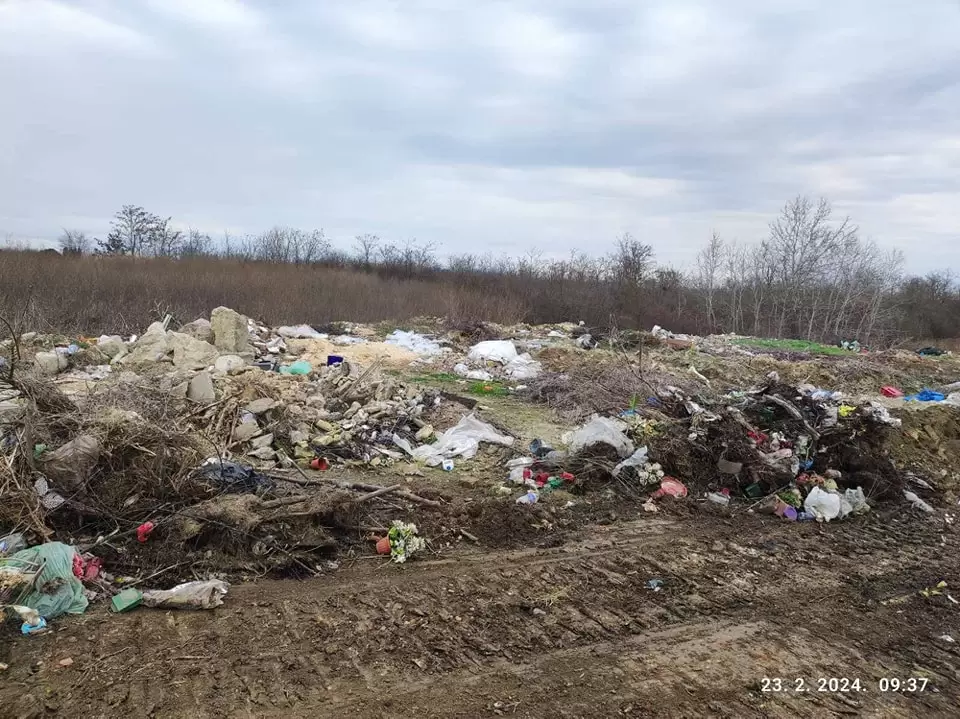 Čišćenje divlje deponije u Bačkom Gračacu