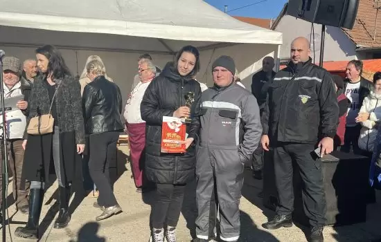 „Čvarak fest“ privukao veliki broj posetilaca 6