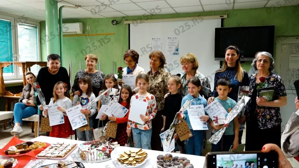 Otvorene dve izložbe u Domu učenika srednjih škola