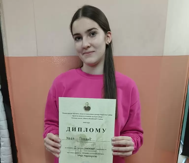 Maša Popović na Okružnom takmičenju iz tehnike i tehnologije