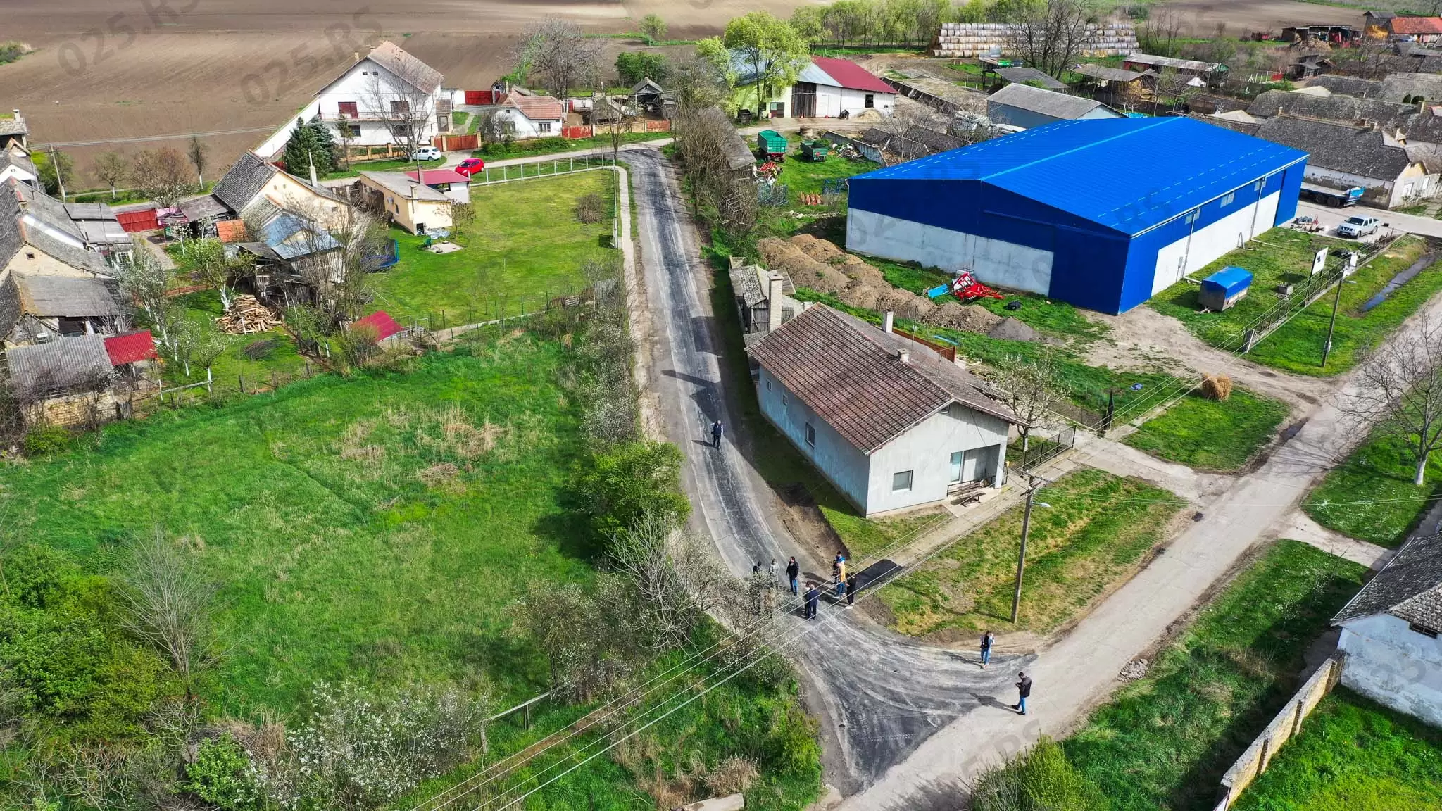 Nastavljeno asfaltiranje na više lokacija na teritoriji Grada
