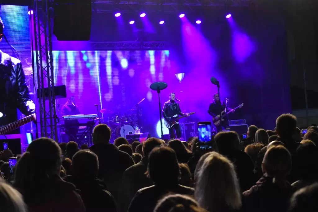 Dženan Lončarević održao koncert u Odžacima u okviru manifestacije „Ženama na dar“