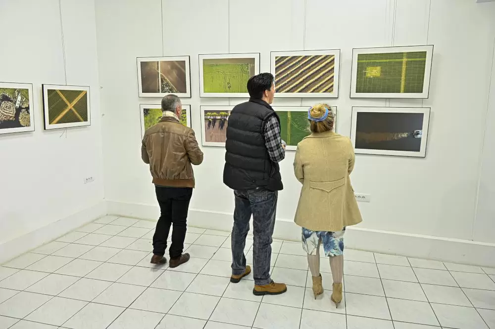Kula: Otvorena izložba „Pogledi ispod oblaka“