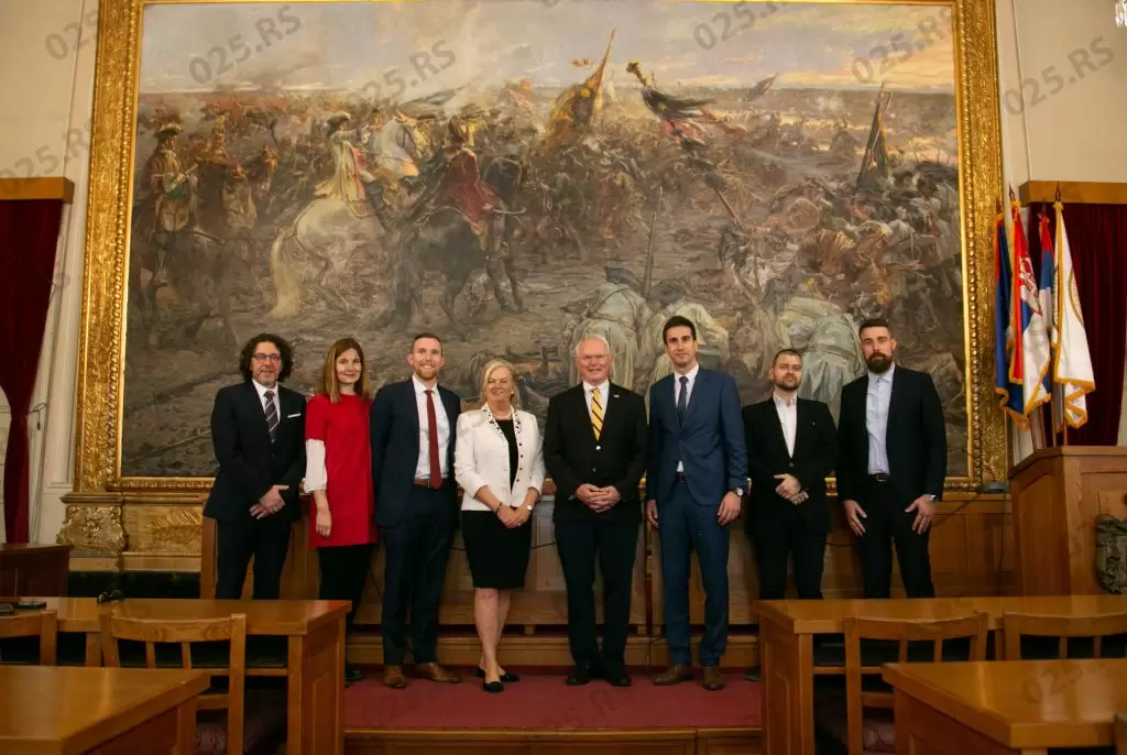 (FOTO) Kristofer Hil posetio Sombor