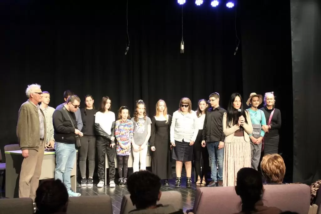 Održana humanitarna predstava „Sudac srca meka“