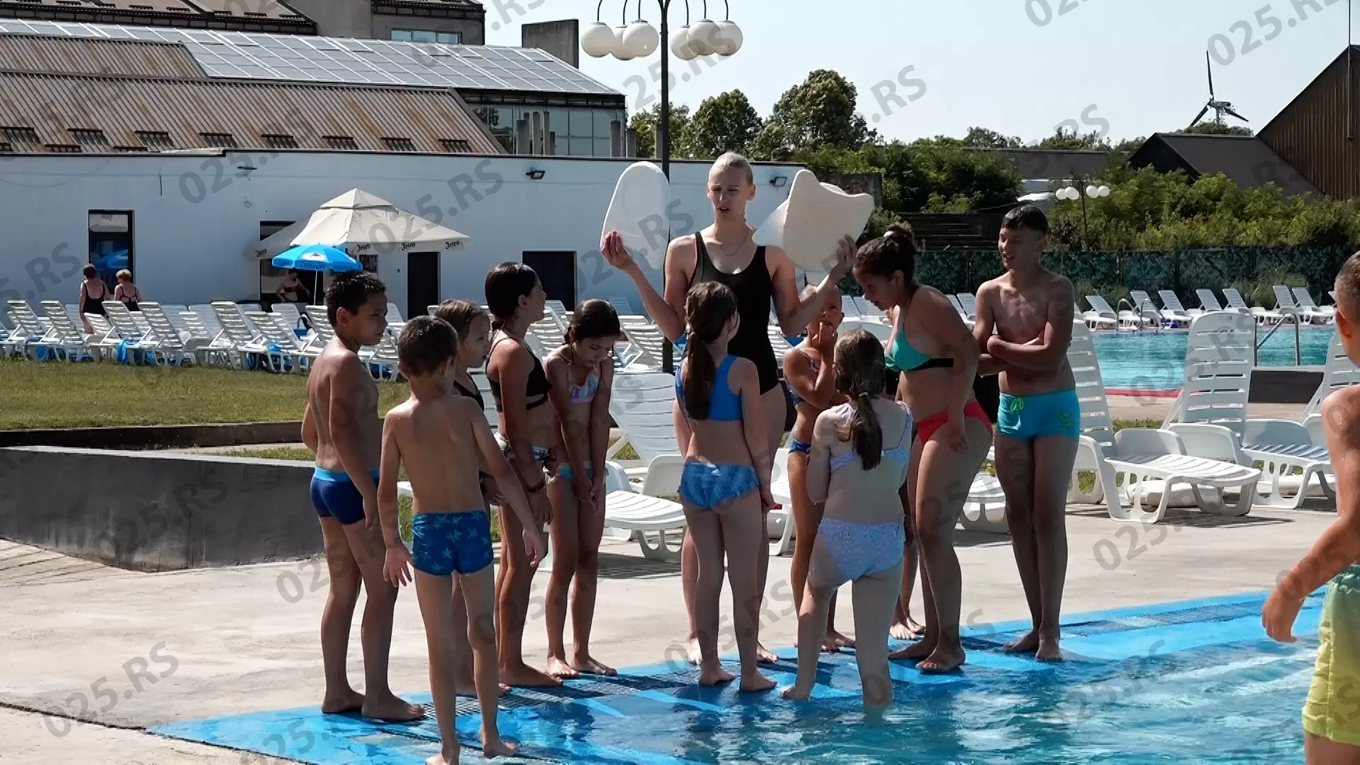 Na bazenima „Junaković“ startovala Škola plivanja
