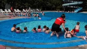 Na bazenima „Junaković“ startovala Škola plivanja